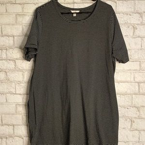 Women's Black and White striped T-Shirt Dress. Terra & Sky. Size 0X